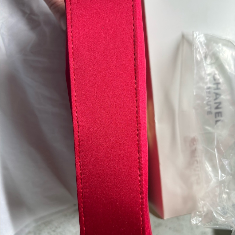 CHANEL Red with gold camellia flowers Cosmetic Bag 8 x 4 1/2 x 2 New - Picture 6 of 7